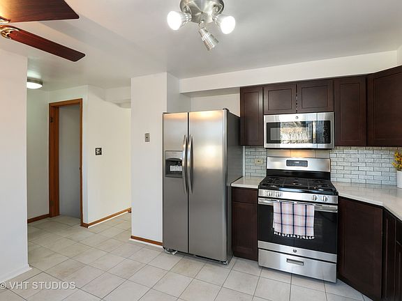 3rd image of 701 S Carney Ave