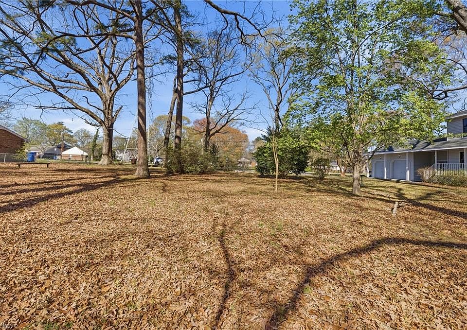 1st image of 921 Michael Dr