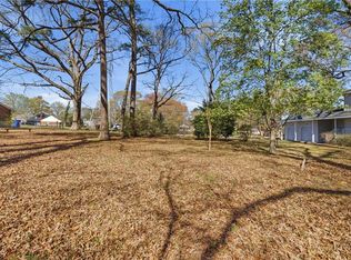 921 Michael Dr, Chesapeake, VA 23323