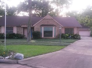 8926 Echo Valley Dr, Houston, TX 77055