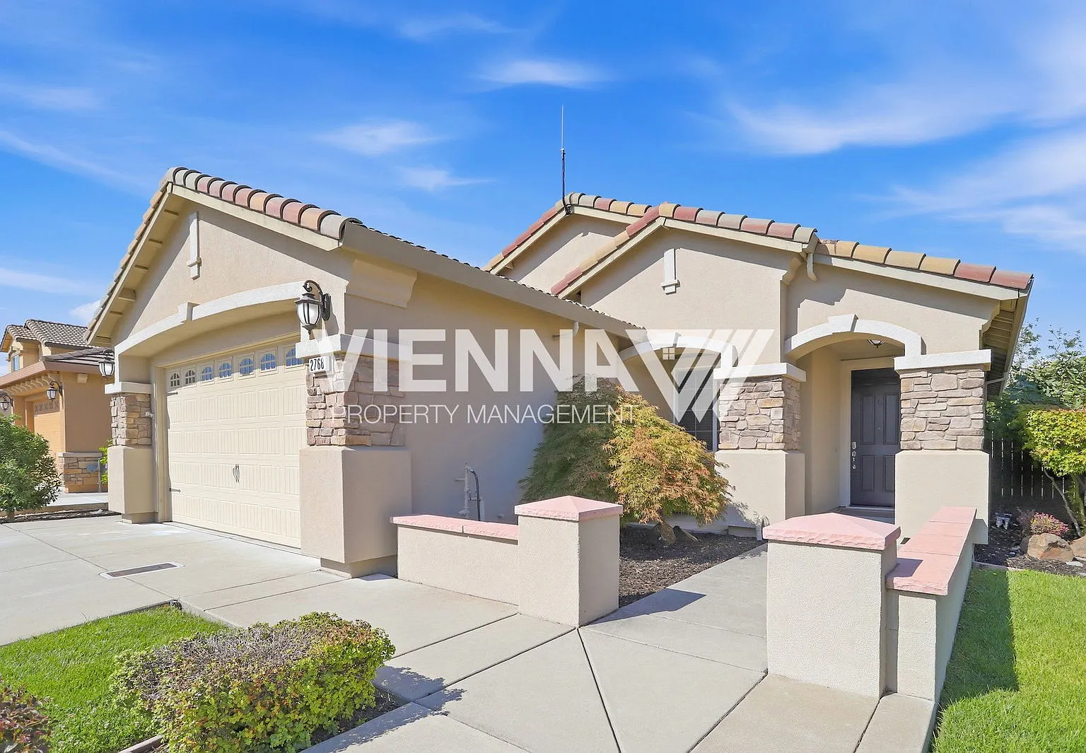 3 bed, 2.0 bath, 1503 sqft, $2,845 — Photo 2