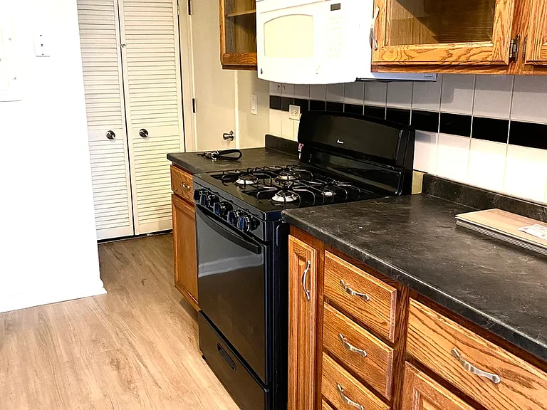 Robert Ct — Photo 10
