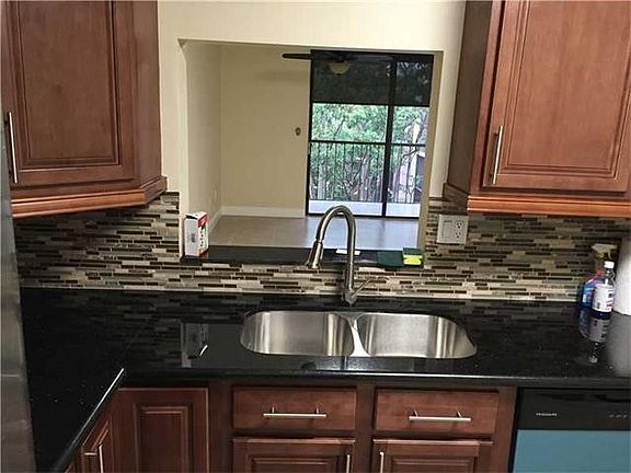 4th image of 8635 NW 8th St APT 415