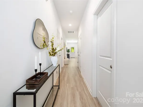 220 S Columbia St, Gastonia, NC 28054