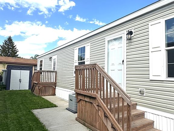 4th image of 10 Cedar St