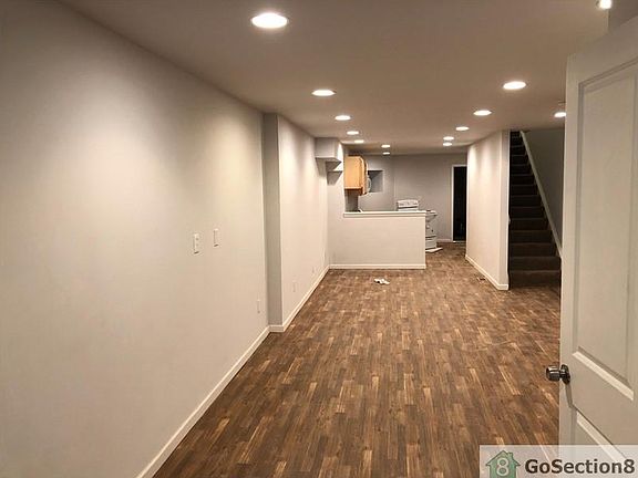 4th image of 6007 Lansdowne Ave #1