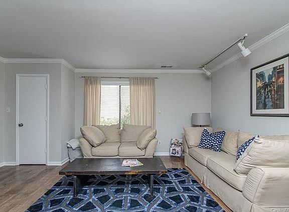 5th image of 7020 Valley Haven Dr