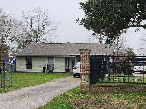2nd image of 1726 Heaney Dr