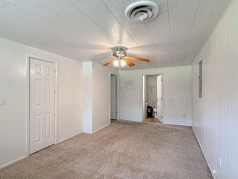 111 Warren St — Photo 14