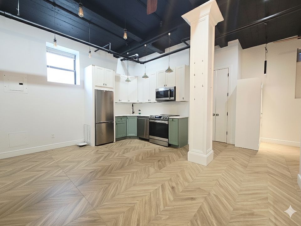 1st image of 725 4th Ave #V3