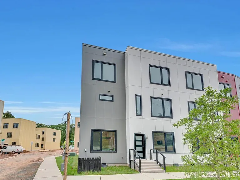 1125 Nova St — Photo 3