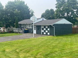 200 Oakley Rd, Syracuse, NY 13209