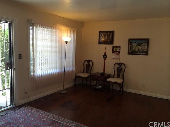 2nd image of 724 Sandia Ave