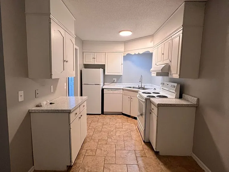 Woodward Park Apartments — Photo 2