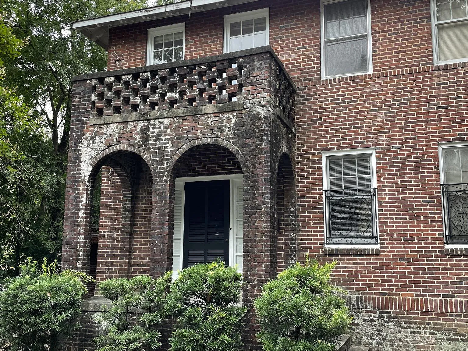 2 bed, 1650 sqft, $1,700 — Photo 2