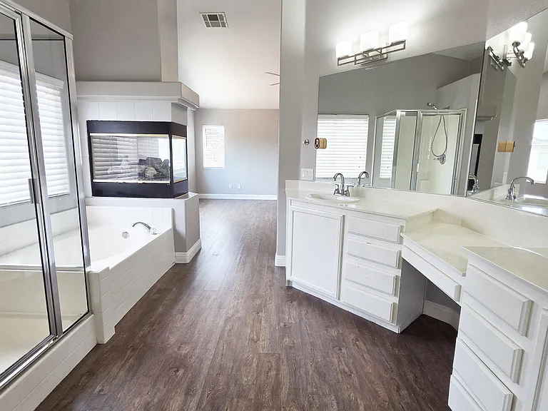 9946 Burton Lake Ct — Photo 24