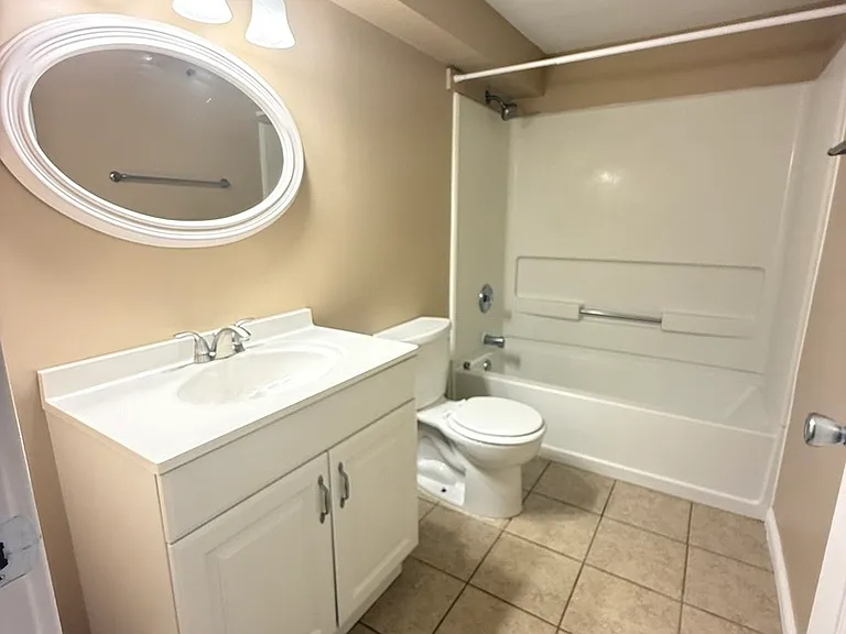 107 Colonial Pkwy #A — Photo 9