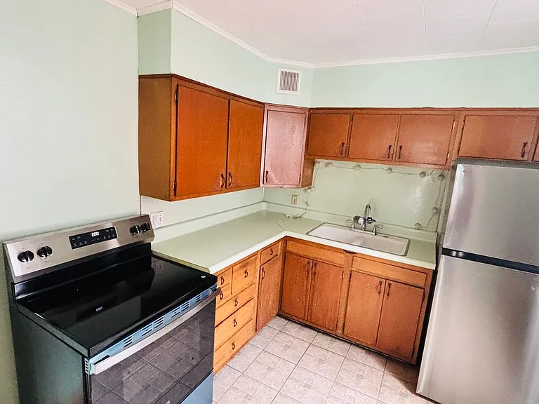 1517 W Turner St — Photo 6