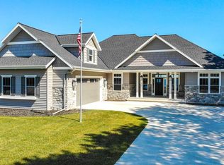 420 Lakeview Dr, Algoma, WI 54201