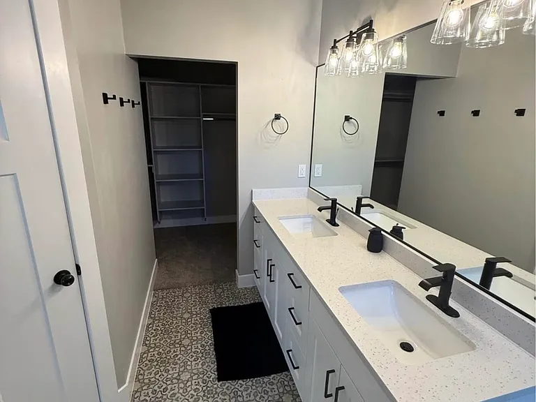 N 3175 W — Photo 8