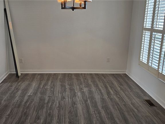 5th image of 11495 Abbots Cross Ln