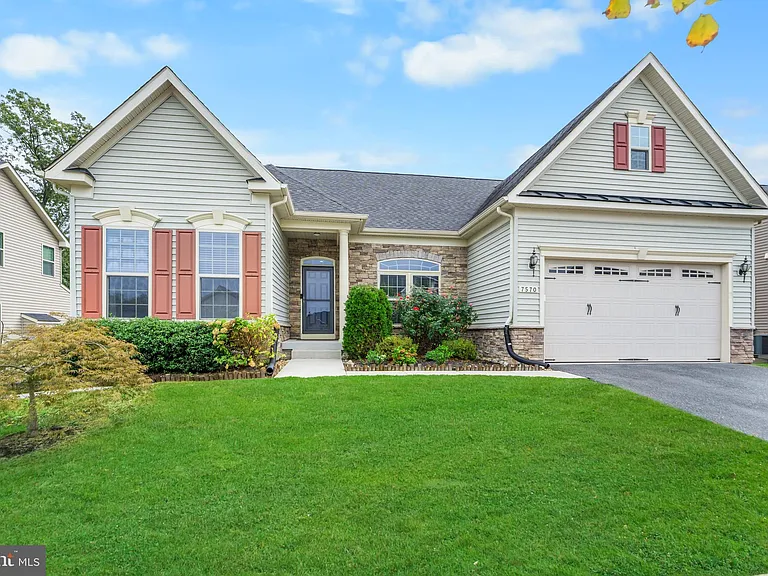 7570 Arundel Woods Dr — Photo 5