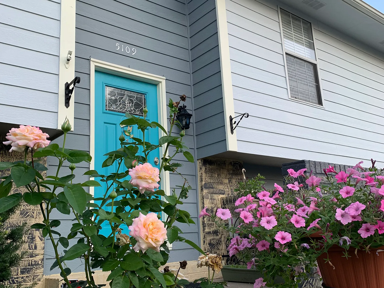3 bed, 2.5 bath, 1897 sqft, $2,000 — Photo 4