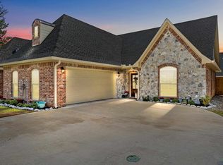 1203 Cobblestone Ct, Carthage, TX 75633