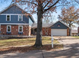 764 Vanderville Dr, Fenton, MO