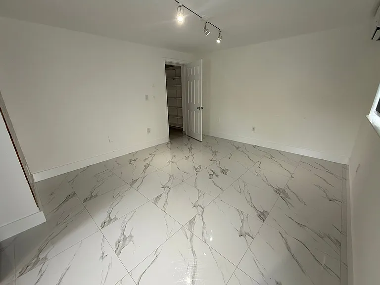 2900 SW 23rd St #2 — Photo 7