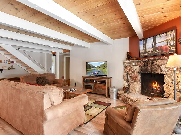 643 Agate Rd — Photo 8