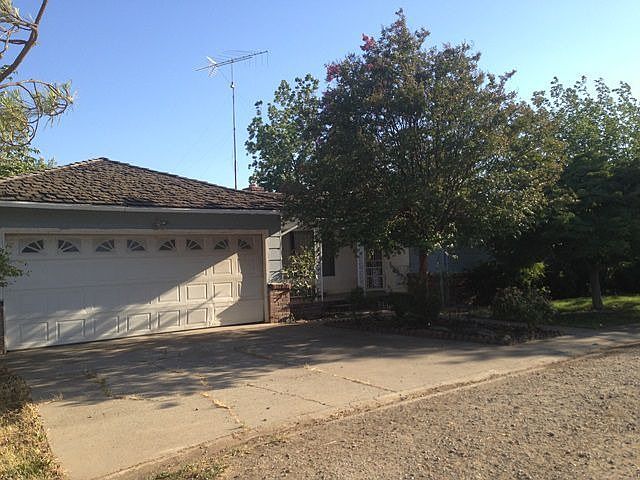 1st image of 9615 Toews Ave