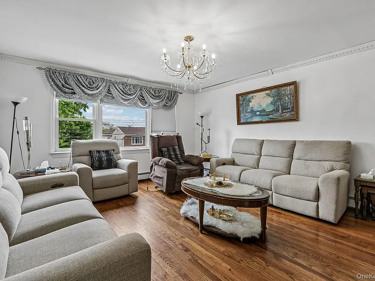583 Bellevue Ave N #1 — Photo 4