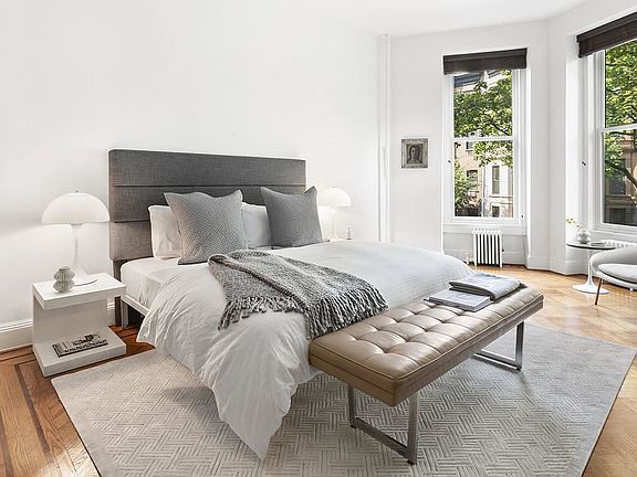 4th image of 834 Union St #4