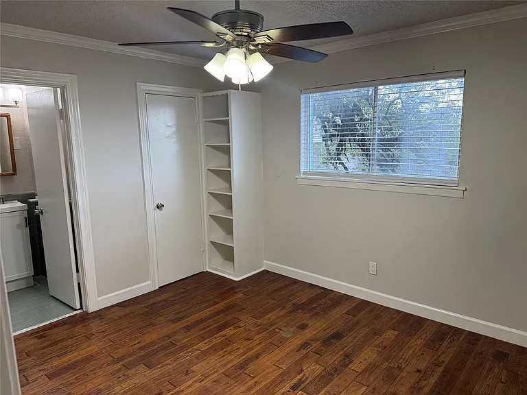803 W 28th St #206 — Photo 9