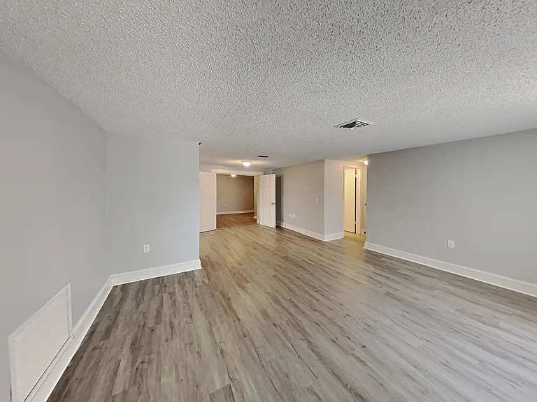 6831 Tierra Linda St — Photo 5