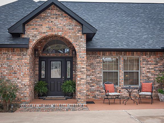 2nd image of 105 Wallace Riddell Dr Drive