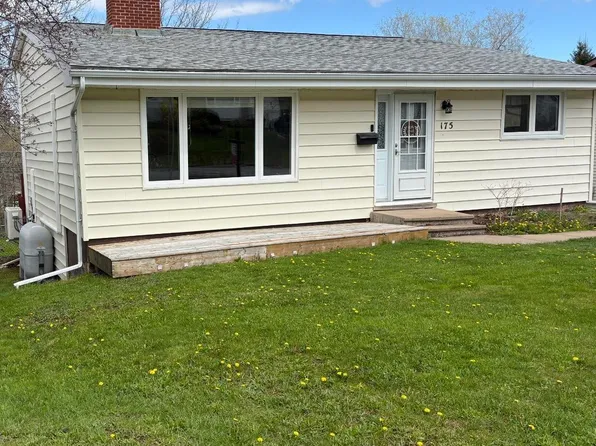 175 Dickey Dr, Halifax, NS B4C 1T7