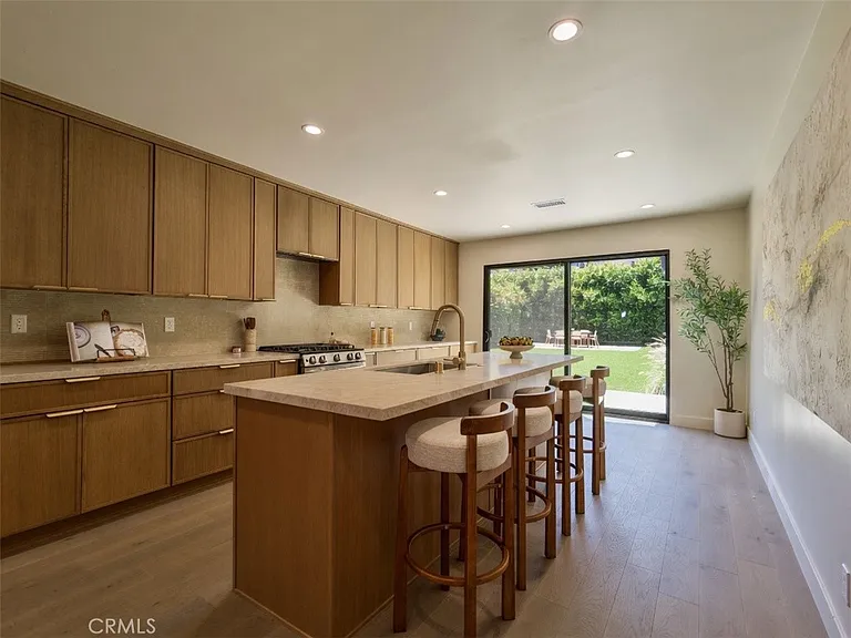 4819 Genesta — Photo 14