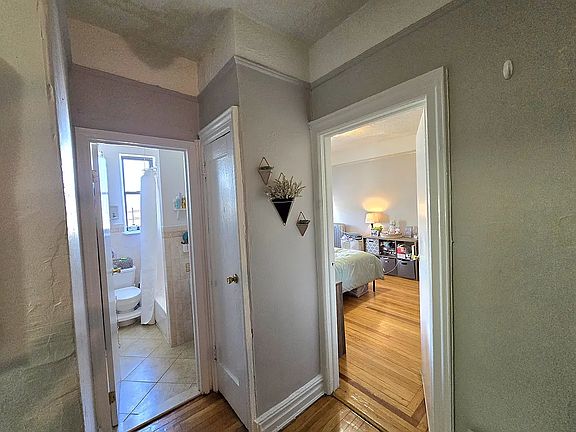 4th image of 1514 W 8th St #D11