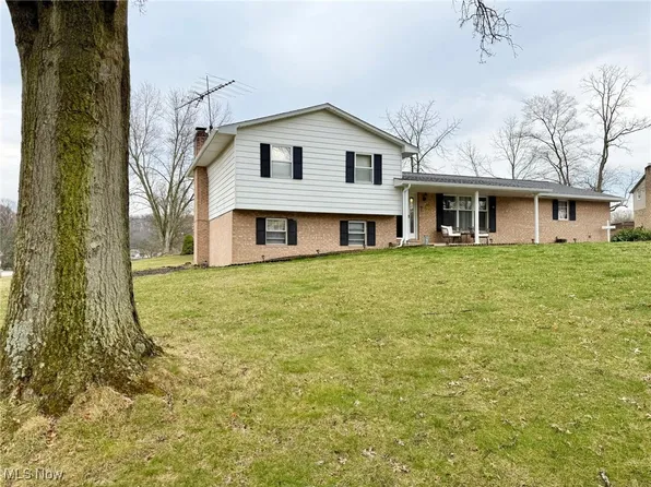 10833 Murray Sq NE, Bolivar, OH 44612