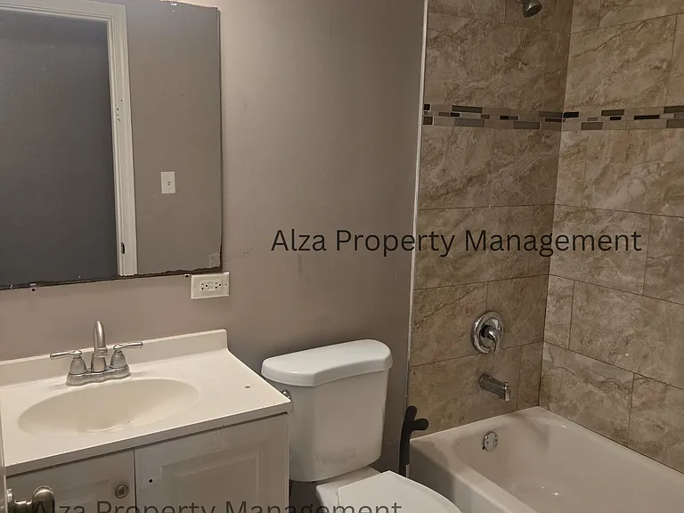 828 Poplar Ln — Photo 12
