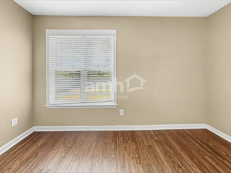 317 Collinsworth Dr — Photo 17