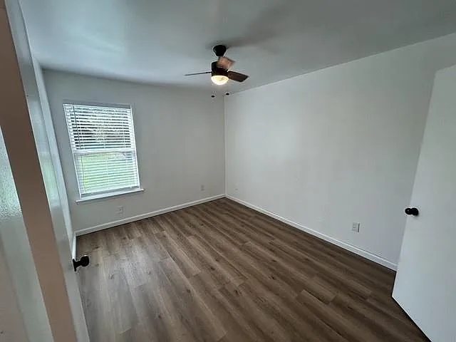 1118 E Brookswood Ave #A — Photo 6