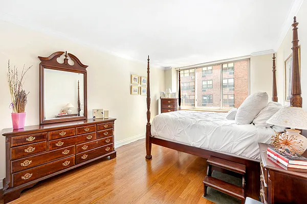 Sold by Compass | media 17