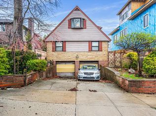 8543 211th St, Queens Village, NY