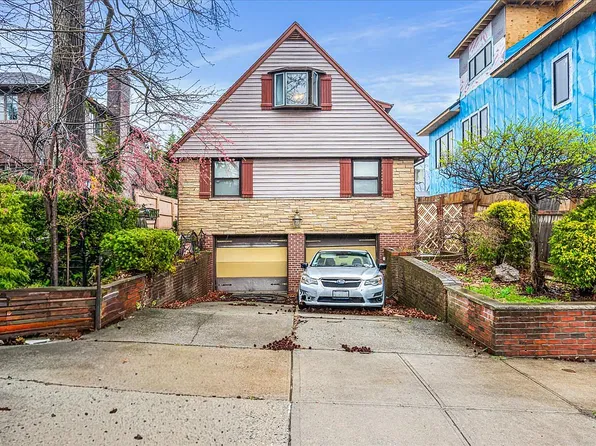 8543 211th St, Queens Village, NY 11427