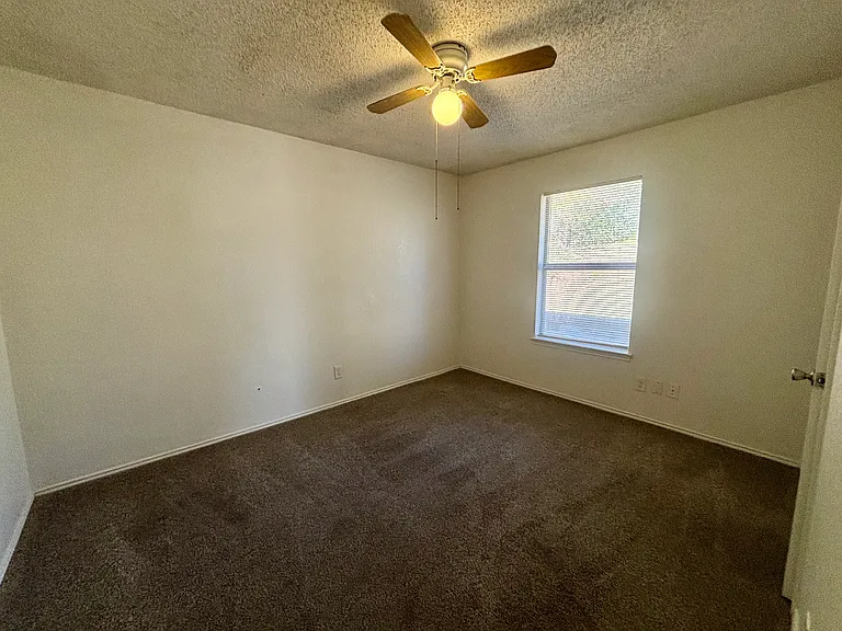 2600 NW 21st St #B — Photo 11