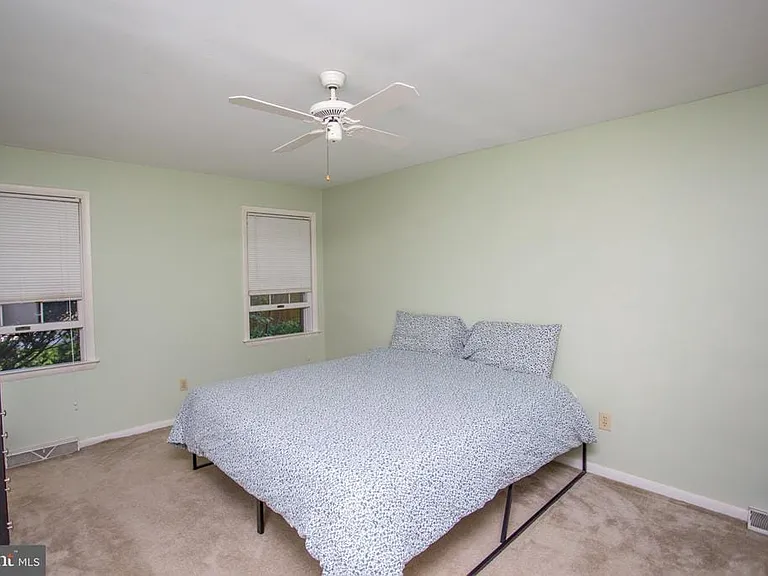 67 Townview Dr — Photo 24
