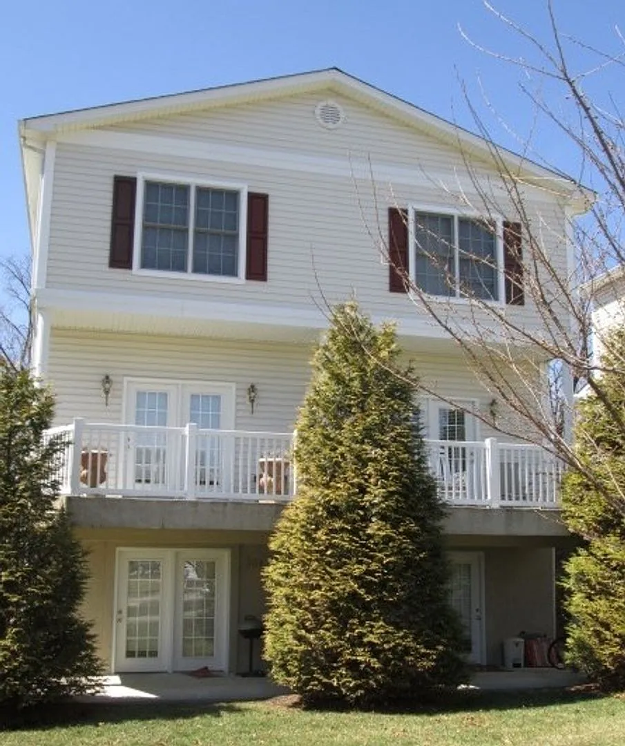 3 Bedroom 3.5 Bath Condo — Photo 1